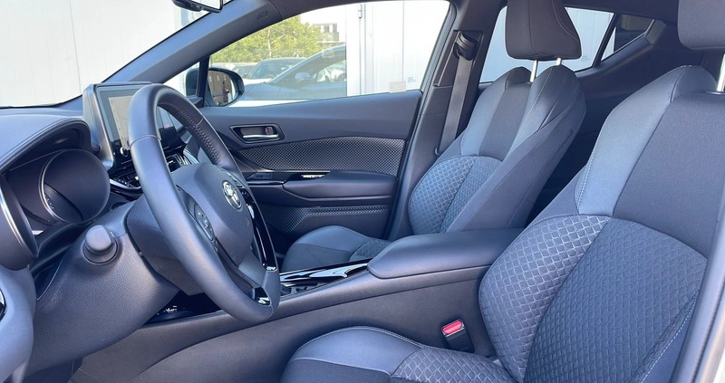 Toyota C-HR cena 129900 przebieg: 10132, rok produkcji 2023 z Kęty małe 301